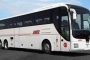Mieten Sie einen 60 Sitzer Executive  Coach (. más espacio entre los asientos y más servicio 2010) von AUTOCARES IZARO S.A. in Barcelona 