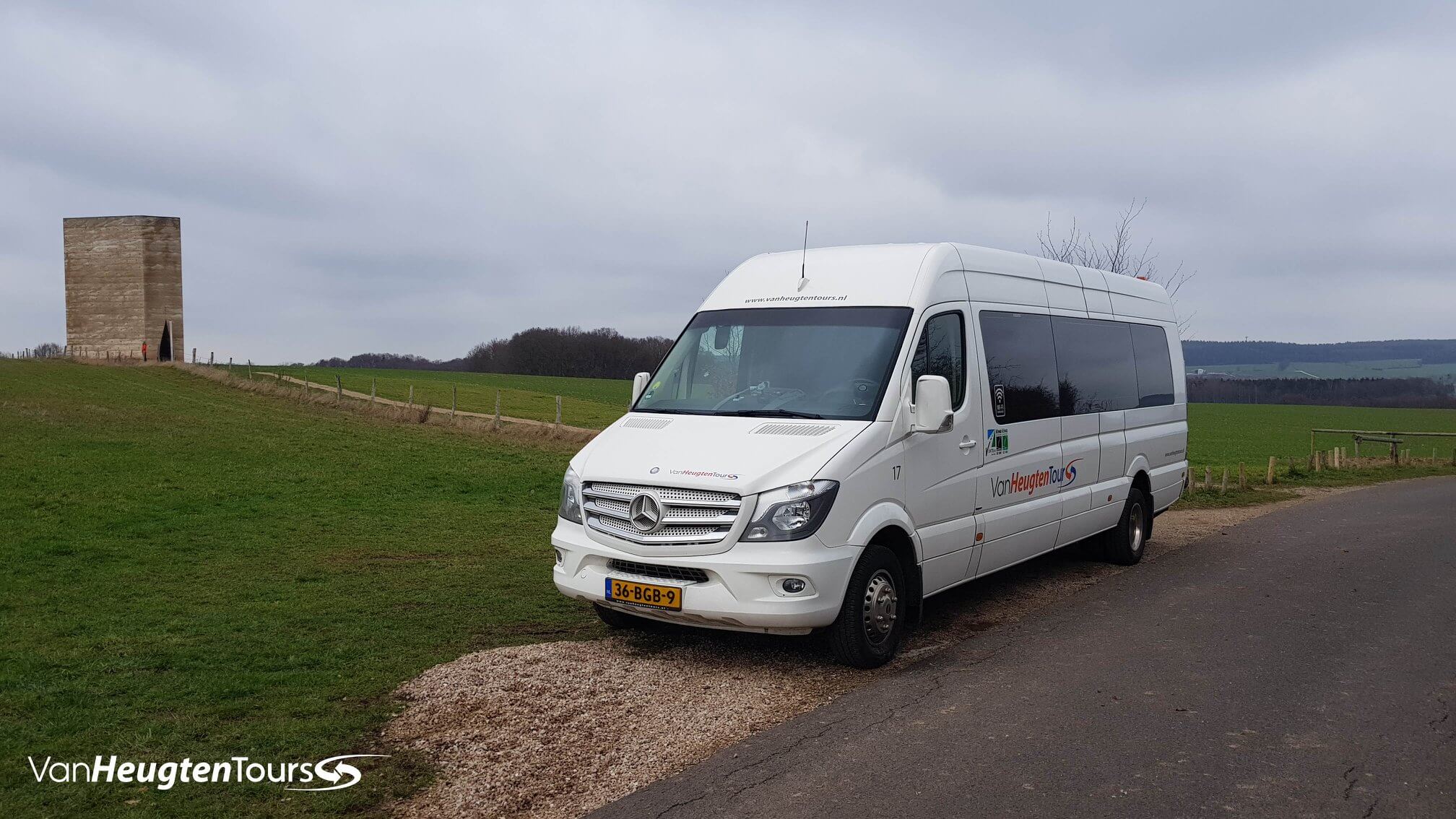 Alquila un 16 asiento Minibus  (Mercedes Benz Sprinter Limousine 2018) de Van Heugten Tours en NOOTDORP 