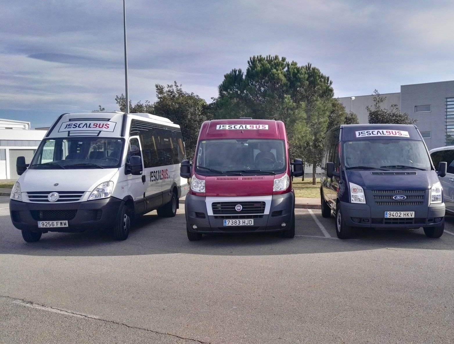 Lloga un 13 seients Minibus  (. . 2014) a JESCALBUS S.A.U. a Girona 
