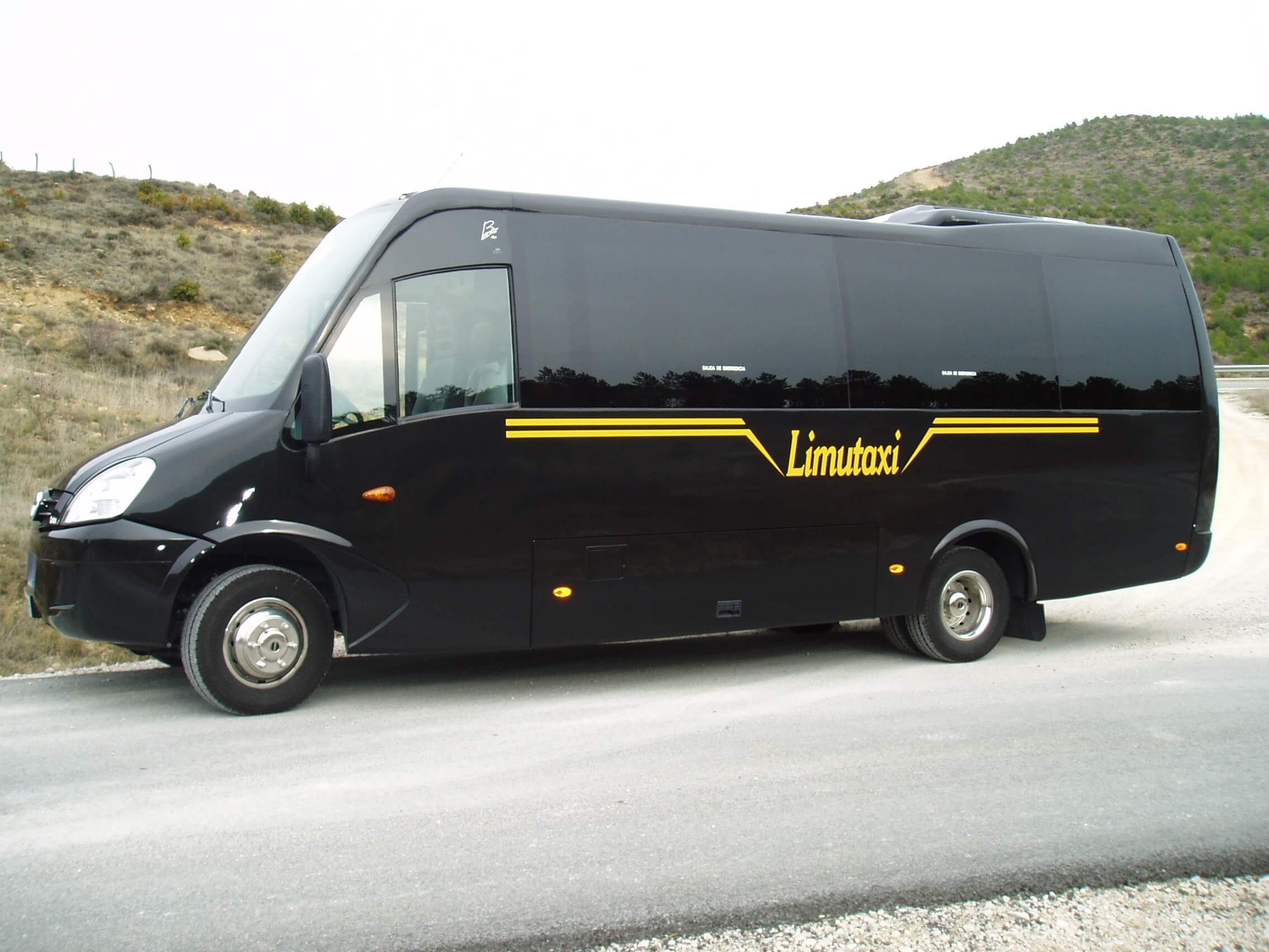 Rent a 19 seater Minibus  (VW LT46 2010) from LIMUTAXI SL from BERIAIN 