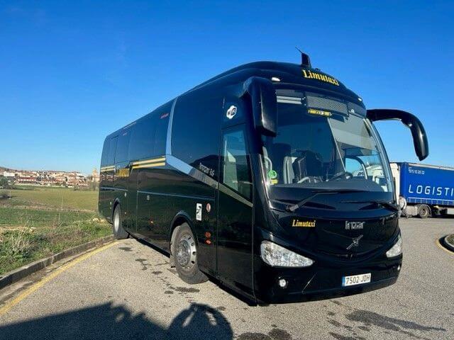 Rent a 57 seater Luxury VIP Coach (VOLVO SUNSUNDEGUI 2015) from LIMUTAXI SL from BERIAIN 