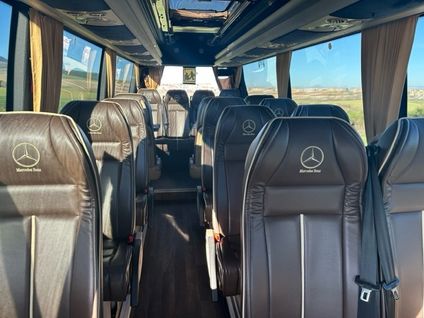 Rent a 52 seater Luxury VIP Coach (VOLVO SUNSUNEGUI 2010) from LIMUTAXI SL from BERIAIN 