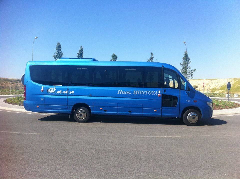 Mieten Sie einen 25 Sitzer Midibus ( Autocar algo más pequeño que el estándar 2009) von Hnos Montoya in Madrid 