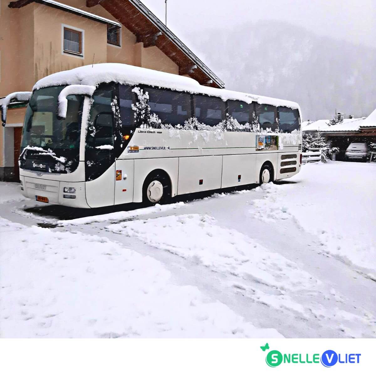 Alquila un 50 asiento Executive  Coach (Mercedes / VDL Tourismo / Futura 2014) de SnelleVliet Touringcars BV en Alblasserdam 