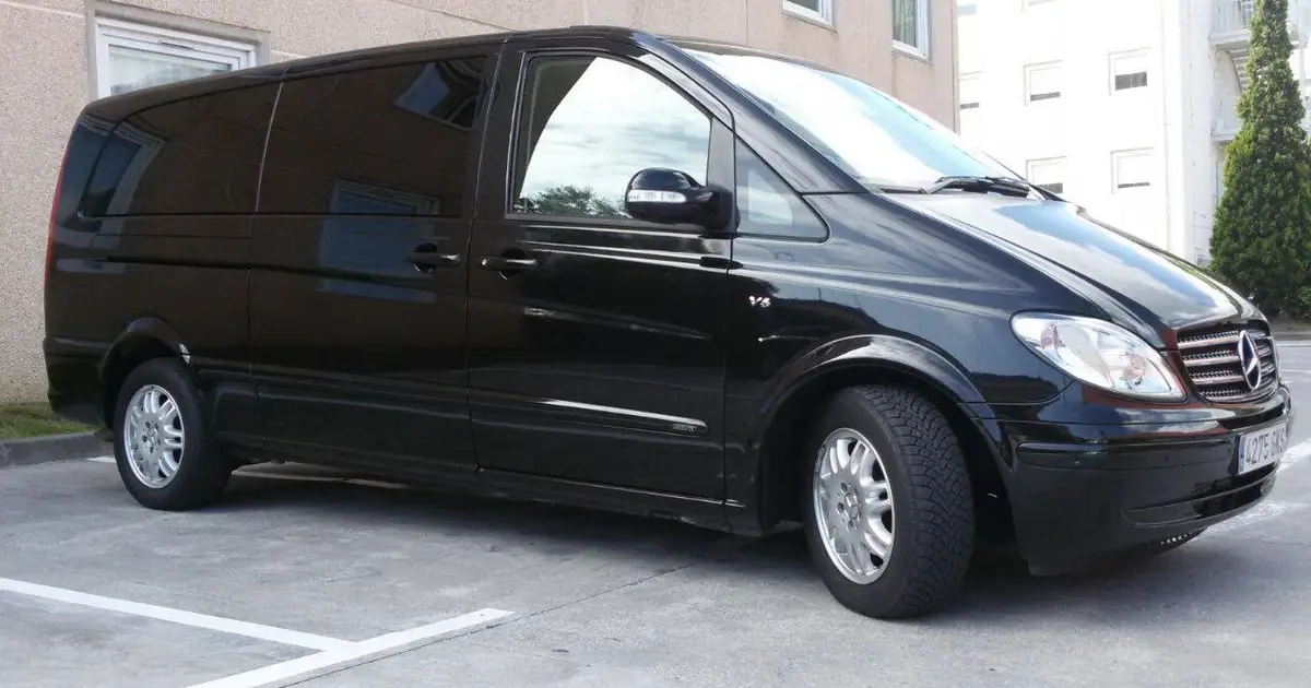 An 8 seater minivan Mercedes Viano parked in Zaragoza