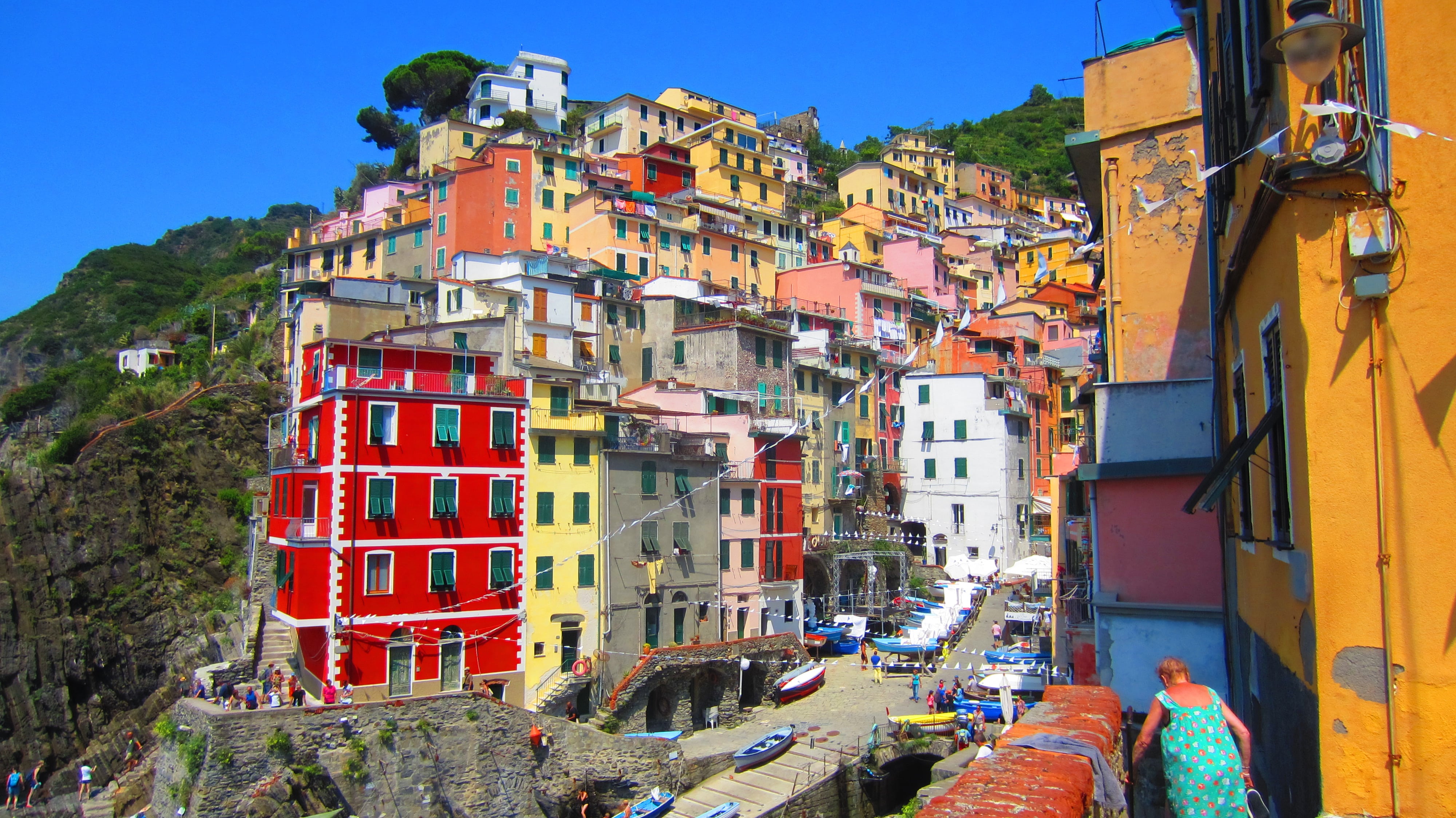 Colorful tiered architecture in Riomaggiore, Cinque Terre