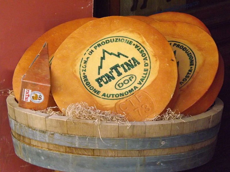 Forme di fontina, tipico formaggio della Valle d