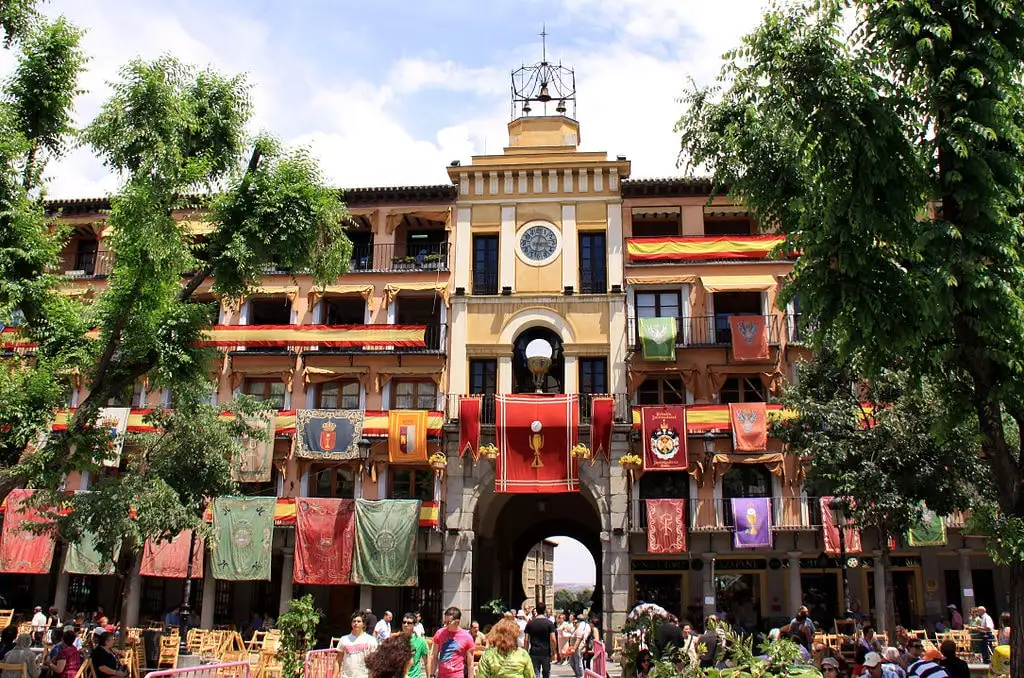 Plaza de Zocodover durante la celebración del Corpus