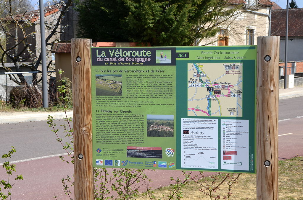 Signalétique véloroute canal de Bourgogne a Venarey les Laumes, Côte d