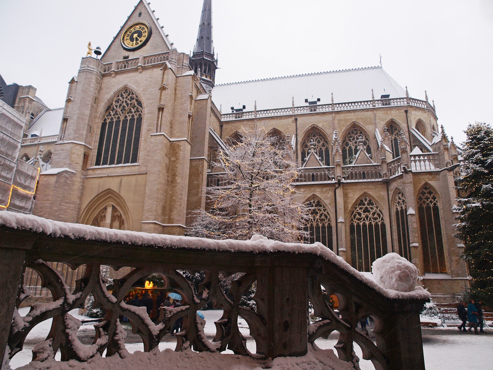 sint-pieterskerk in winter