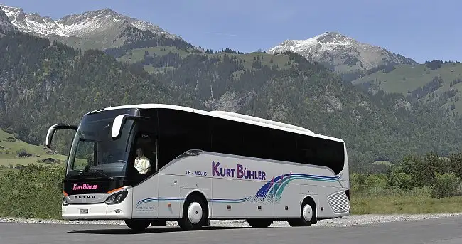 Bus für Gruppentransport von oder nach Flughafen von Kurt Bühler Busreisen