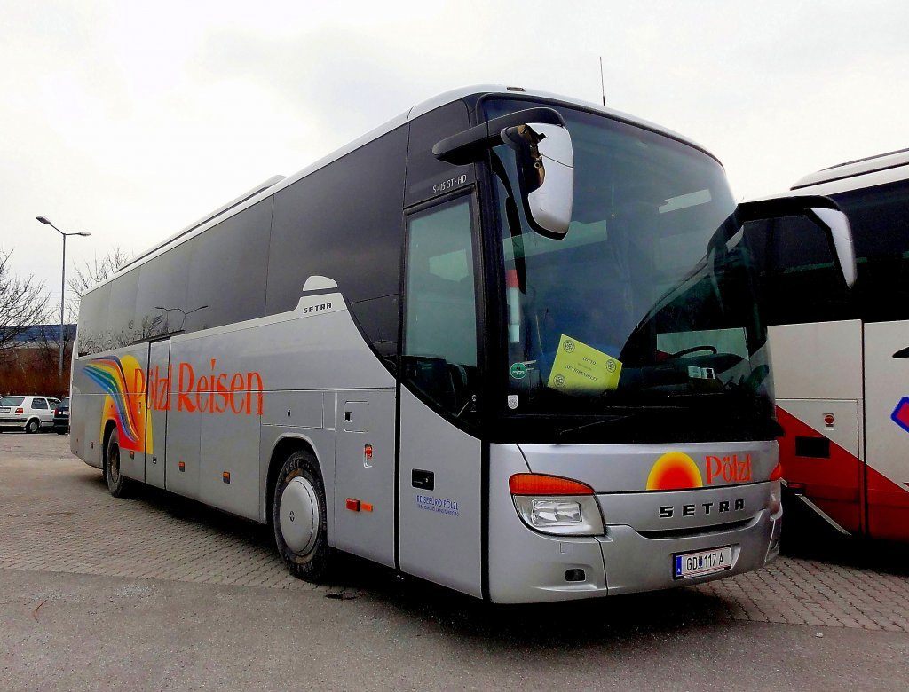 Bus von  Pölzl Reisen in Graz