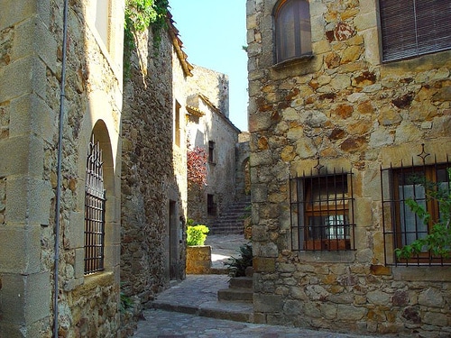  Calles angostas y con mucha historia en Sant Martí d’Empúries