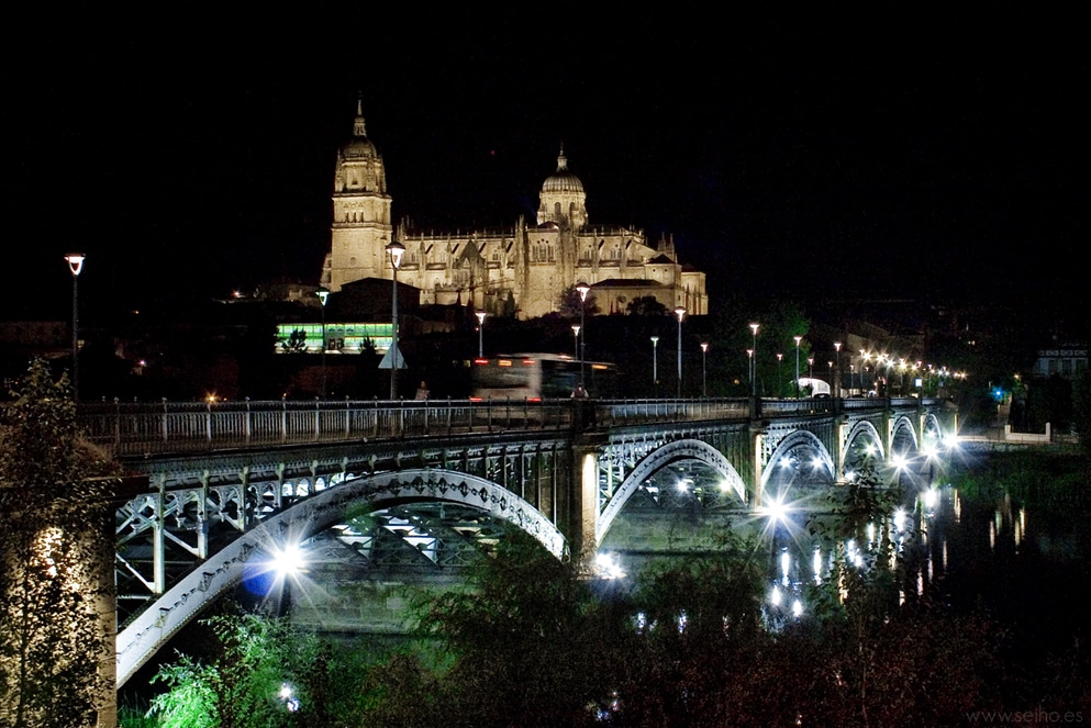 Catedral de Salamanca de noche