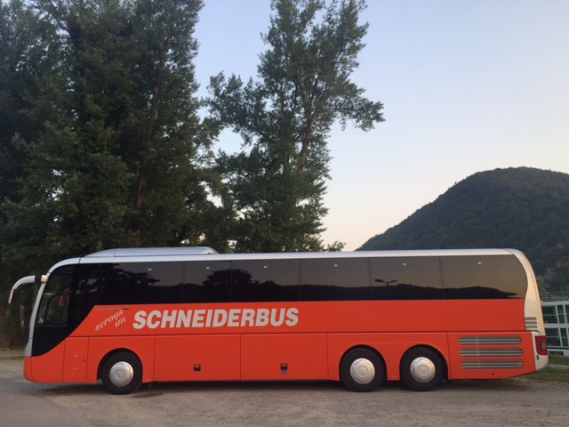 Flughafentransfer von Schneiderbus GmbH