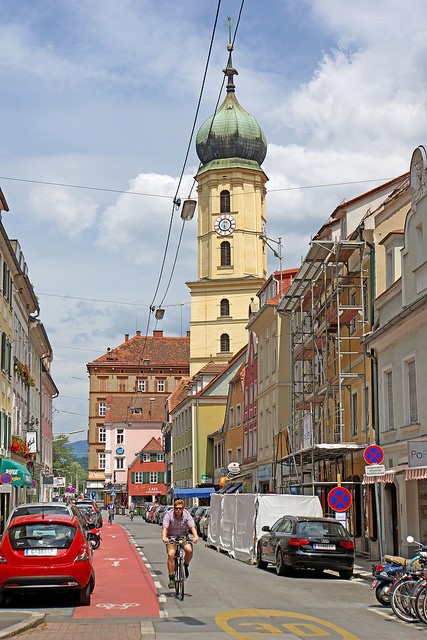 Franziskanische Kirche und Stadtsicht von Graz
