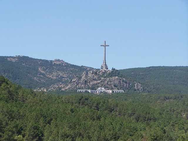 100_8885-Hermosa vista panorámica del Valle de los caídos en Madrid