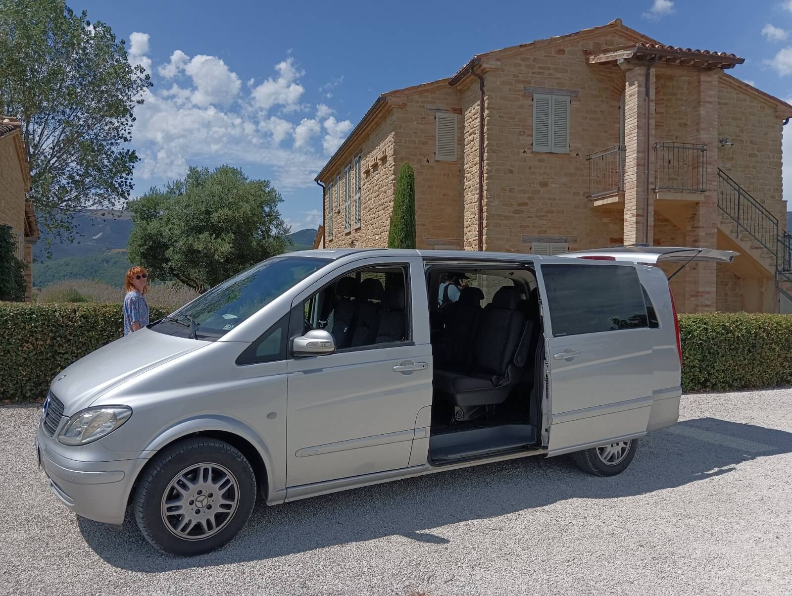 Side view of a of the Mercedes Vito (9 seats) from CARLO TORQUATI in SARNANO