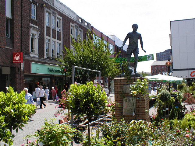 Estatua de Matthews en Hanley, Stoke-on-Trent.