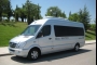 Alquile un Minivan de 9 plazas  Bus pequeño con los servicios básicos  2009) de Hnos Montoya de Madrid 