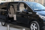 Alquila un 7 asiento Minivan (Mercedes Viano 2012) de MALPENSAAIRPORTTAXI en Ferno 