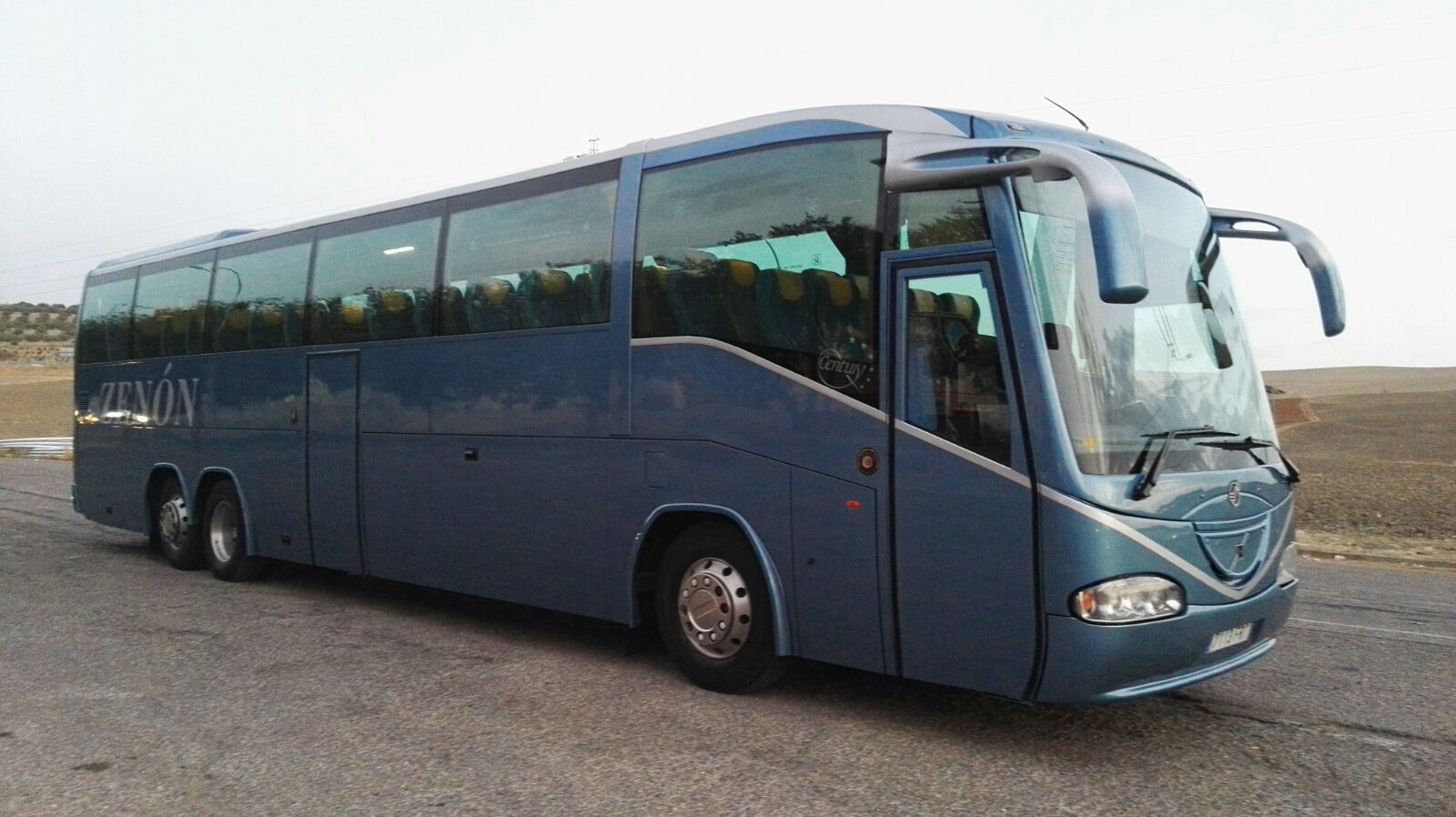 Hire a 65 seater Luxury VIP Coach (VOLVO IRIZA CENTURY II 2012) from TRASPORTE VIAJES ZENON in LEPE 