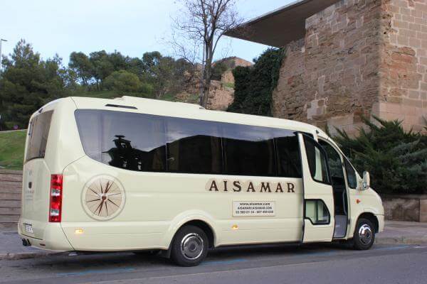 Lloga un 20 seients Midibus (IVECO sunset XXL 2015) a AUTOCARES AISAMAR S.L. a BARCELONA