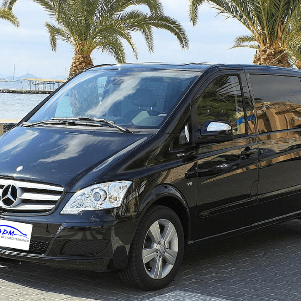 Alquila un 7 asiento Minivan (MERCEDES VIANO 2014) de AUTOCHOFER DEL MEDITERRANEO, S.L. en SAN JAVIER 