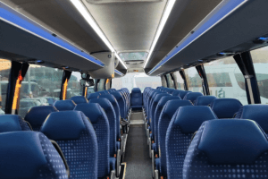 Mieten Sie einen 53 Sitzer Luxury VIP Coach (VOLVO-BEULAS AURA 2016) von Bus Banet von Madrid 