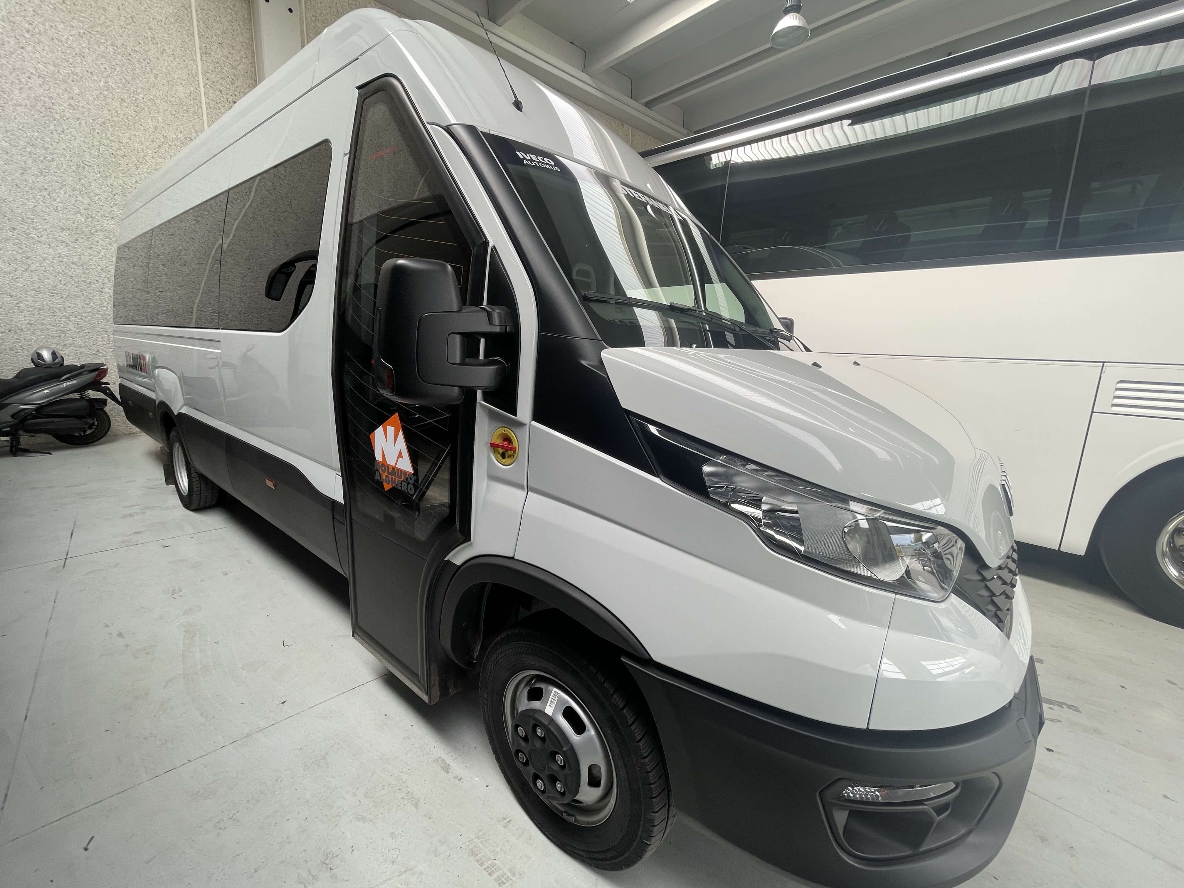 Hire a 19 seater Minibus  (Iveco Daily 2022) from Nolauto Alghero in Alghero 