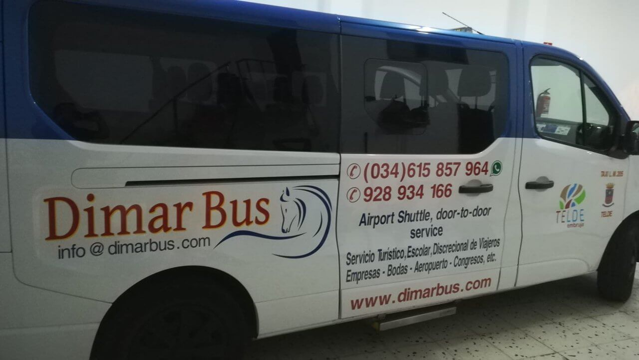 Rent a 8 seater Minivan (OPEL VIVARO 2018) from DIMAR  BUS  S.L.U. from Telde 