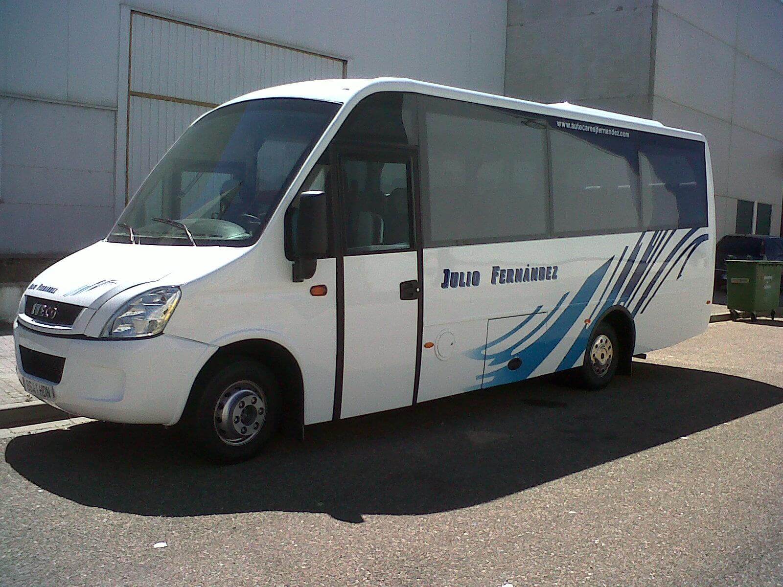 Hire a 30 seater Midibus (ibeco IS70X/MA 2011) from AUTOCARES JULIO FERNÁNDEZ in CAMARZANA DE TERA 