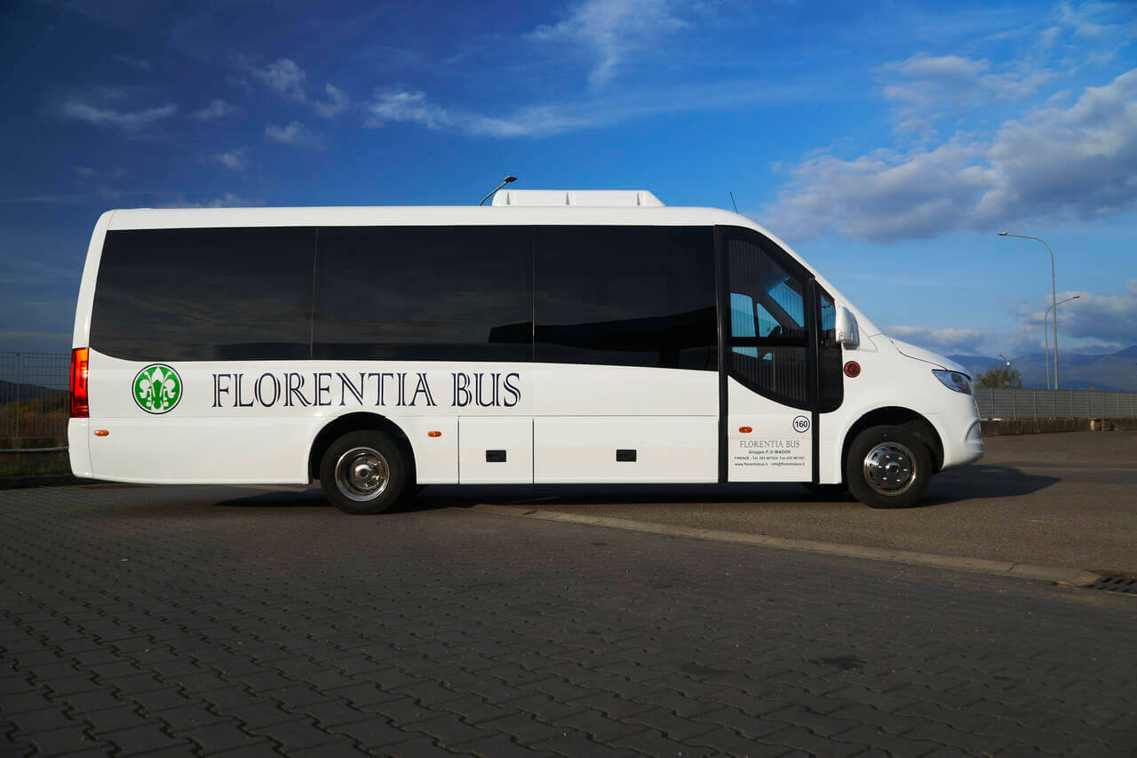 Alquila un 19 asiento Minibus  (Mercedes Sprinter 2013) de Florentia Bus srl en Firenze 