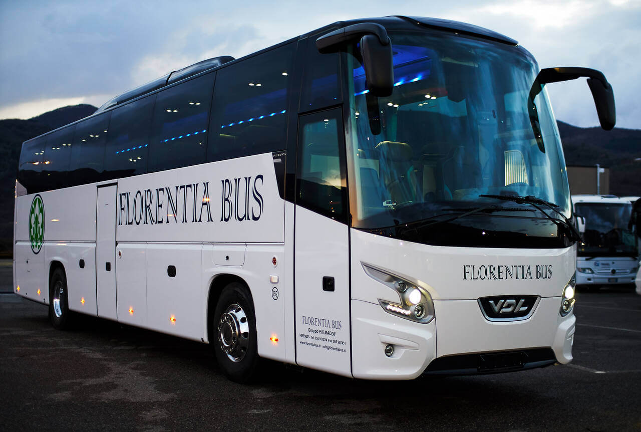 Noleggia un 54 posti a sedere Pullman standard (Mercedes Tourismo 2014) da Florentia Bus srl a Firenze 