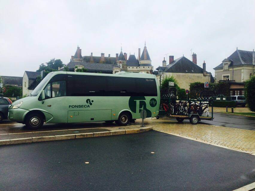 Alquila un 21 asiento Minibús (MERCEDES-BENZ TOURISM XL 2014) de Autocares Fonseca en Berrioplano
