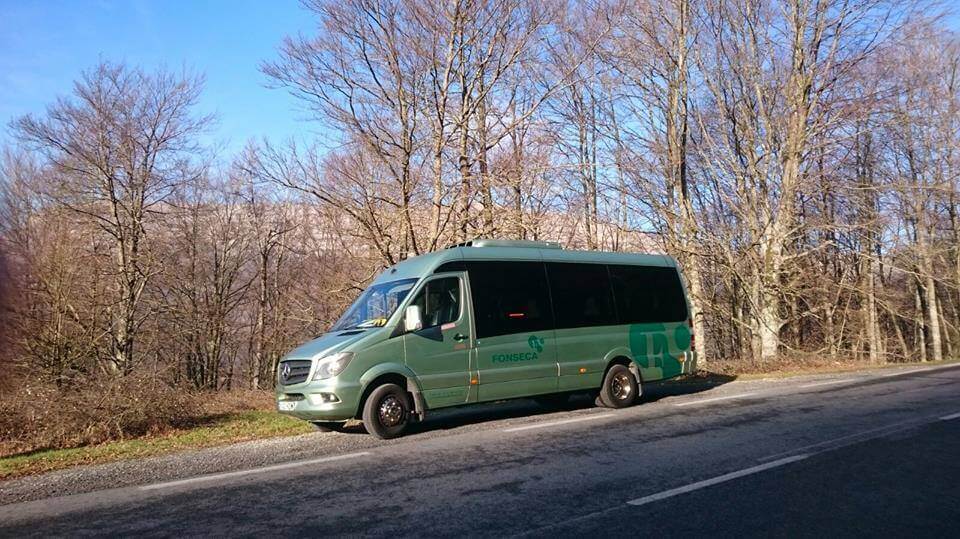 Alquila un 27 asiento Midibus (MERCEDES-BENZ Autocar algo más pequeño que el estándar 2009) de Autocares Fonseca en Berrioplano