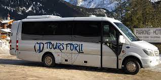 Noleggia un 20 posti a sedere Minibus  (Mercedes Sprinter 2017) da C.D. TOURS Forlì a Forlì 