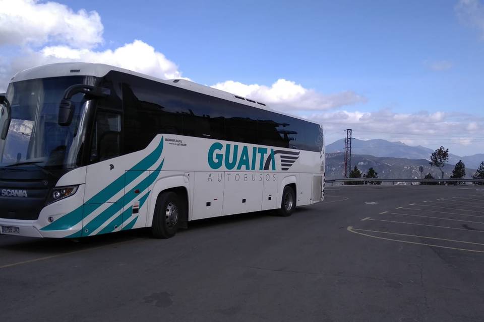 Hire a 40 seater Standard Coach (mercedes . 2017) from Autobuses Guaita in Turís 