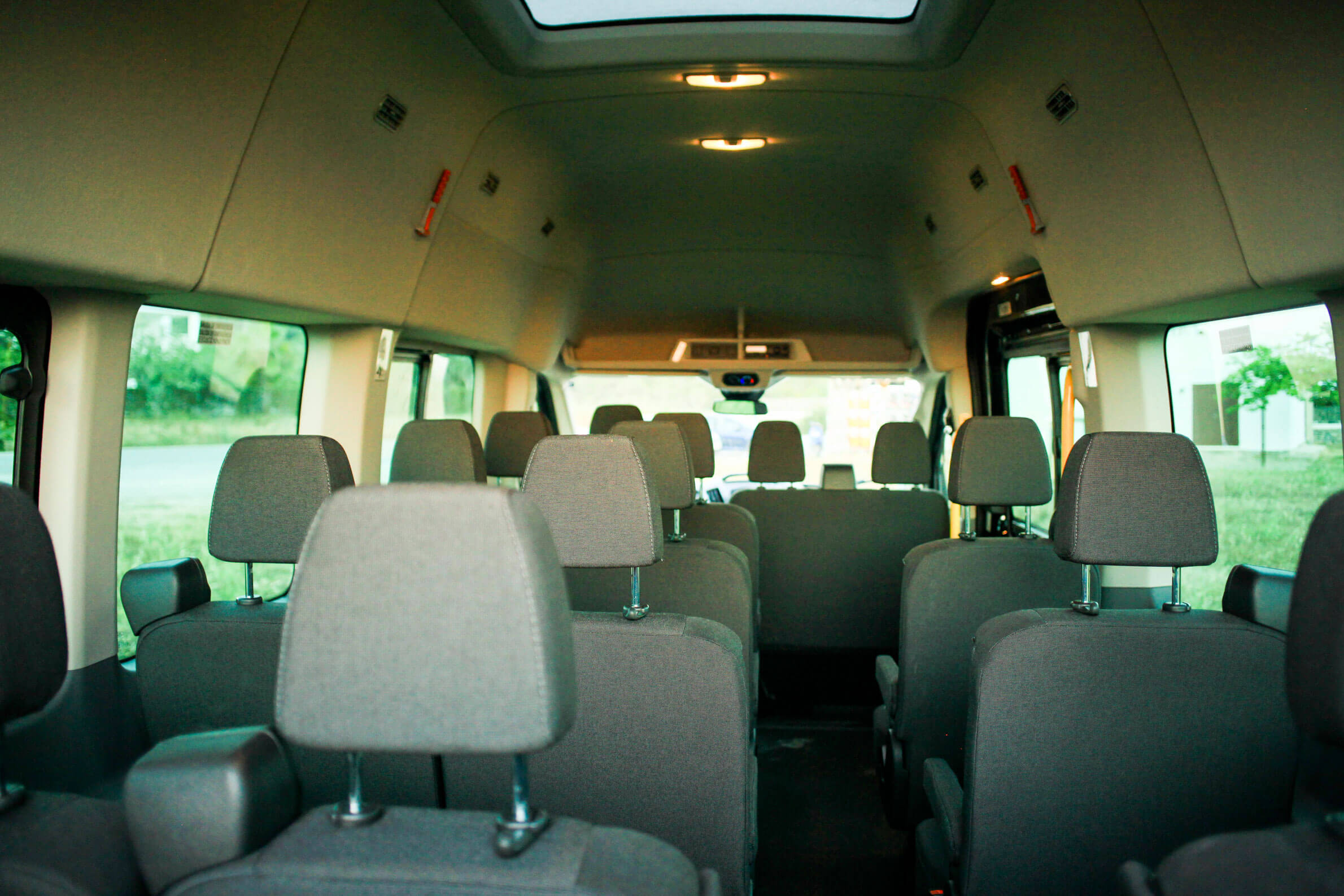 Mieten Sie einen 13 Sitzer Minibus  (Ford Transit 2015 2015) von Ibiza transit express von Jesus, Ibiza, Baleares 