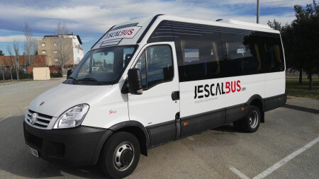 Lloga un 16 seients Minibus  (IVECO STRADA 2008) a JESCALBUS S.A.U. a Girona 