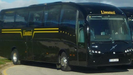 Alquile un Autocar Ejecutivo de 44 plazas VOLVO IRIZAR 2017) de LIMUTAXI SL de BERIAIN