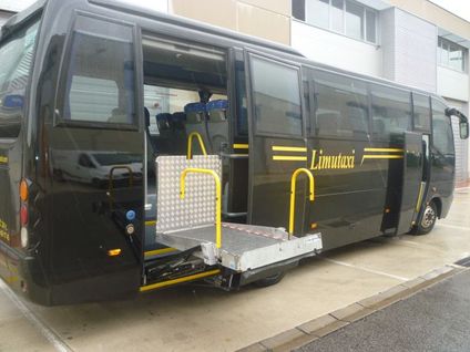 Alquile un Mobility coach de 55 plazas VOLVO SUNSUNDEGUI 2014) de LIMUTAXI SL de BERIAIN 