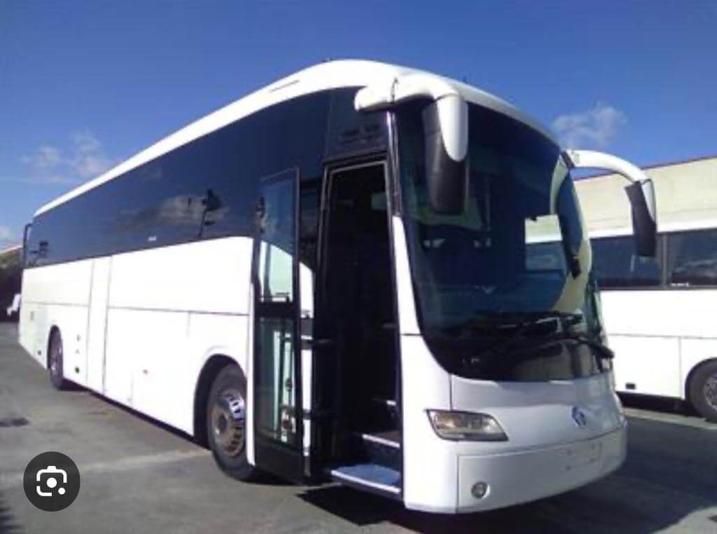 Rent a 55 seater Executive  Coach (IVECO DOMINO 2011) from M.A.G.CAR SERVICE from ARSAGO SEPRIO 