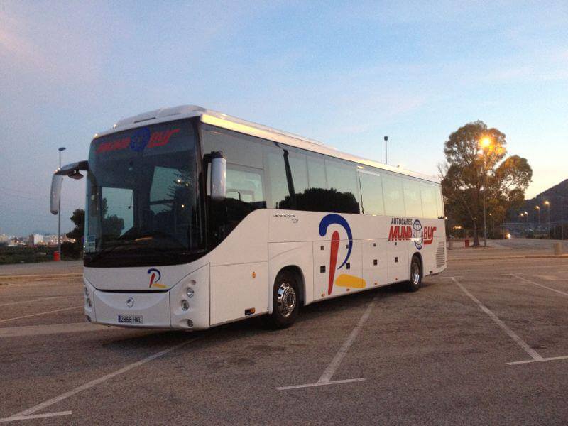 Lloga un 37 seients Standard Coach (IVECO GIANINO 2011) a Autocares Mundobus, S.L. a Catarroja 