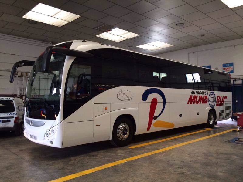 Huur een 59 seater Oldtimer Bus (IVECO EVADYS 2013) van Autocares Mundobus, S.L. in Catarroja 