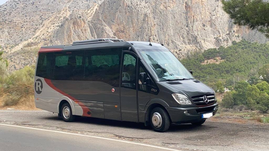 Hire a 18 seater Minibus (. Monovolumen o furgoneta con chofer. 2009) from Transportes Rabaneda Ruiz in ALORA