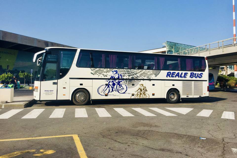 Hire a 54 seater Luxury VIP Coach (setra hdh 2018) from REALEBUS in BUCCHERI (SR) 