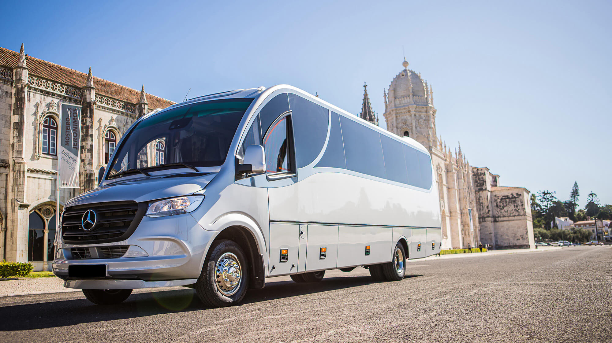 Hire a 20 seater Midibus (Mercedes Sprinter 2018) from SPECIALIMO TRAVEL GROUP in Almargem do Bispo, Sintra 
