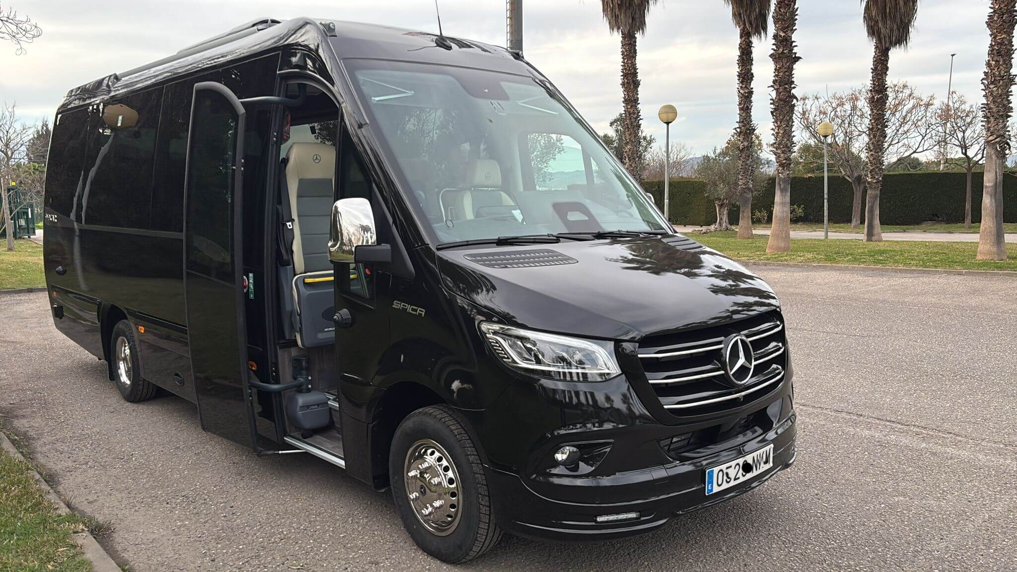Alquile un Autocar Clase VIP de 20 plazas MERCEDES SPRINTER VIP SPRINTER 2026) de Transfers Soberti de Barcelona