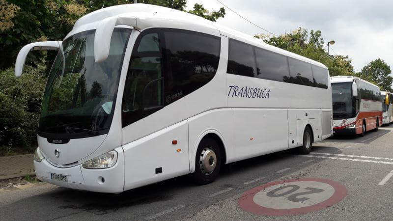 Noleggia un 55 posti a sedere Standard Coach (VOLVO  B12 2010) da Transbuca a Barcelona 